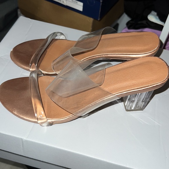 Heels - Picture 2 of 5